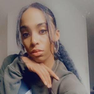 Meet your Posher, Desiree